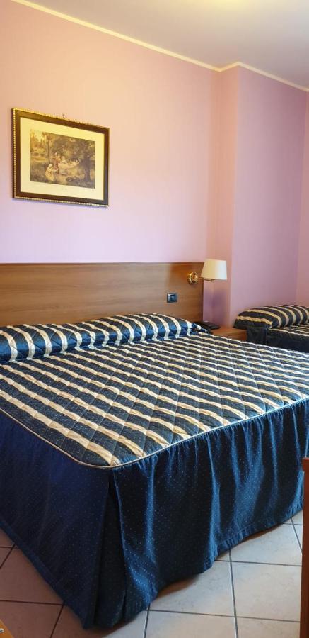 Hotel Scrivano Рандаццо Экстерьер фото
