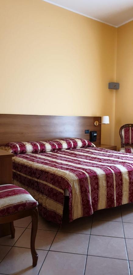 Hotel Scrivano Рандаццо Экстерьер фото