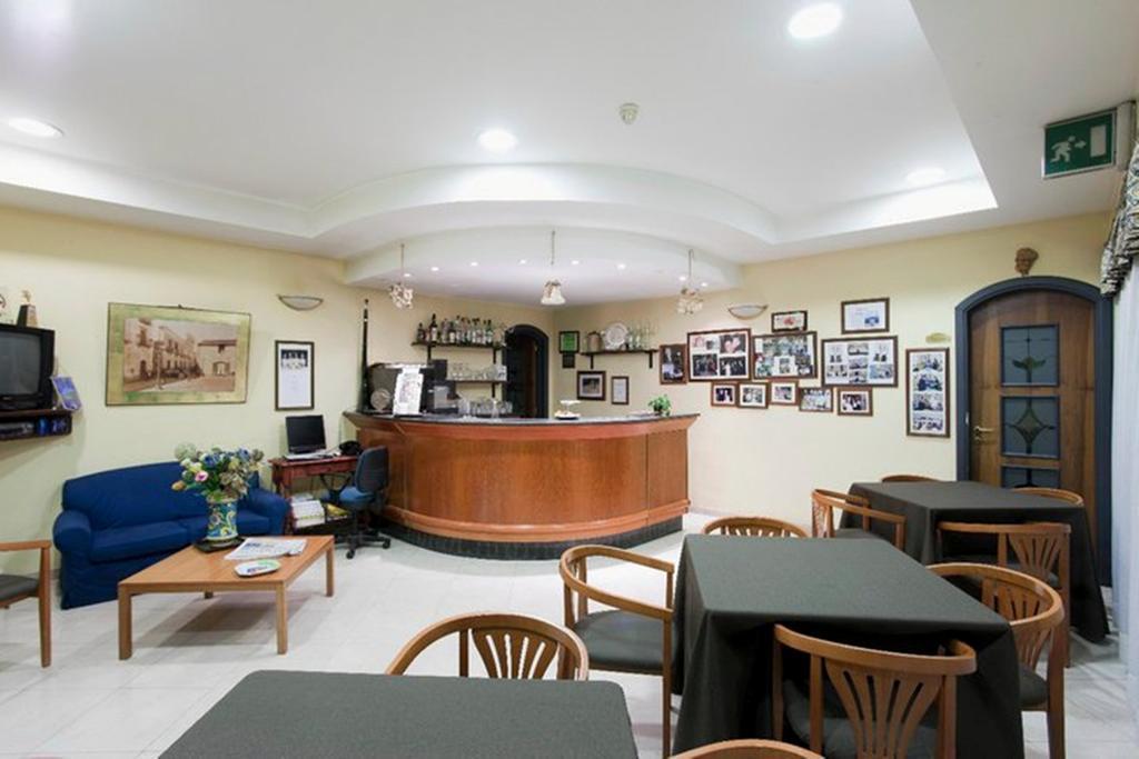 Hotel Scrivano Рандаццо Экстерьер фото