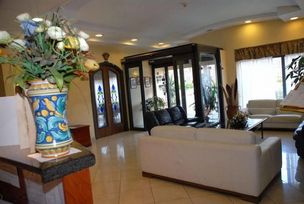 Hotel Scrivano Рандаццо Экстерьер фото